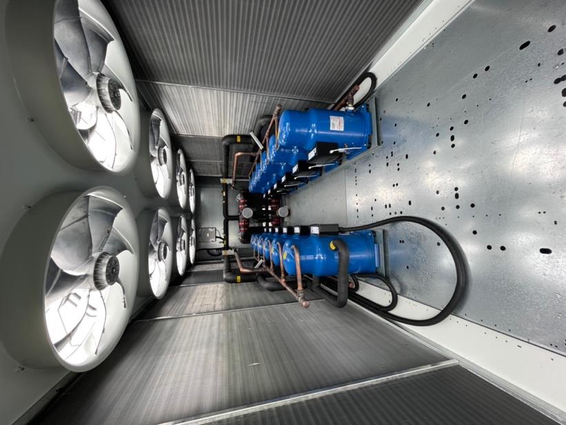 Ipari HVAC gépház — kompresszorok és légkezelő berendezések
